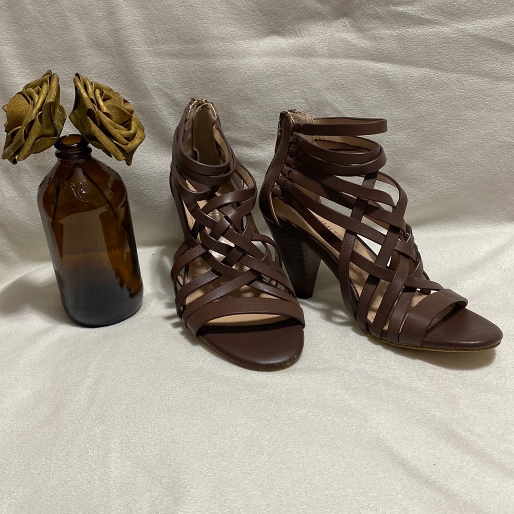 THE LIMITED Adonna Brown Sandal Heels Sz 6